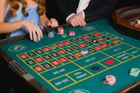 toto20 login live roulette table with real croupier and multi-camera feeds displayed on mobile phone